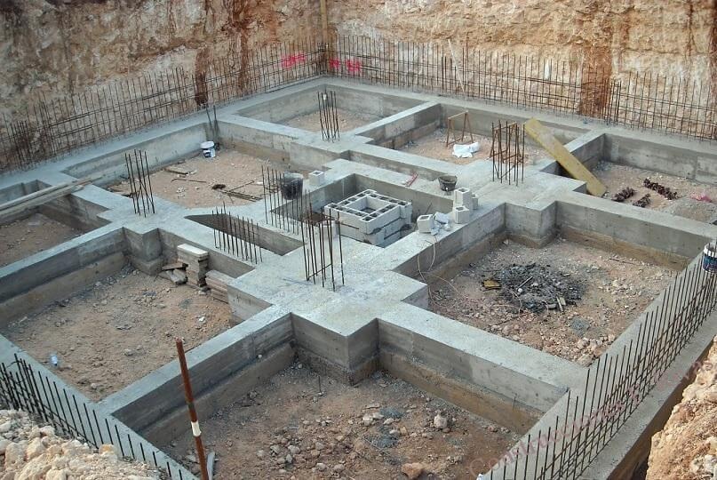 Phương pháp đào đất hố móng phổ biến.