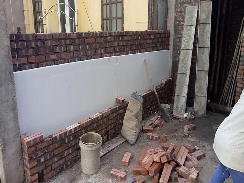 Tường 2 lớp chống nóng hoạt động theo nguyên lý truyền nhiệt.