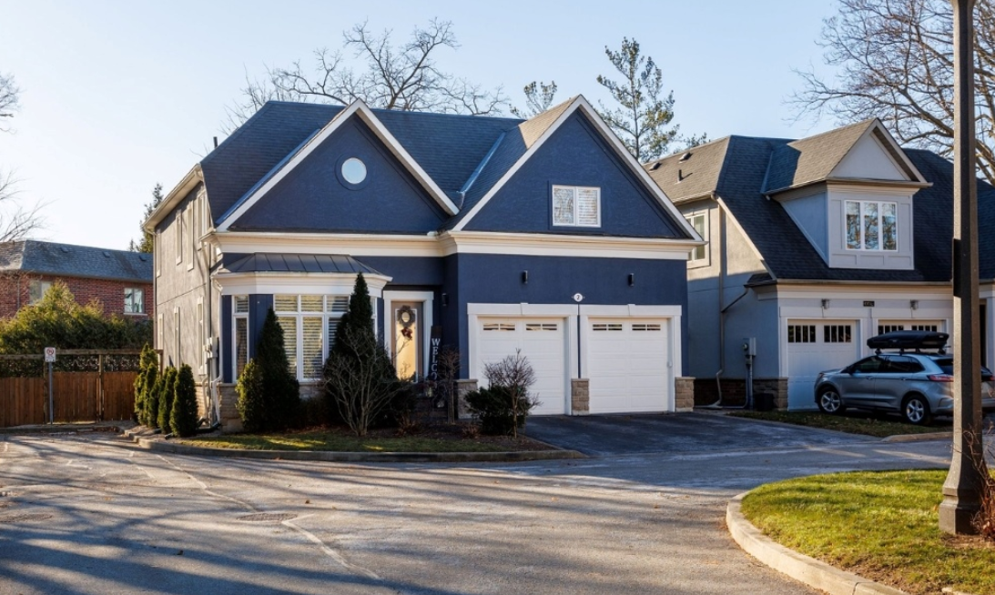 nhà đâm đường 