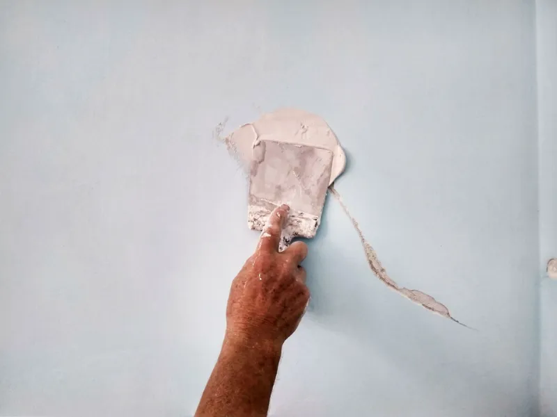 tường nhà bị nứt ngang 